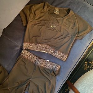 Nike Pro workout set leggings and crop top